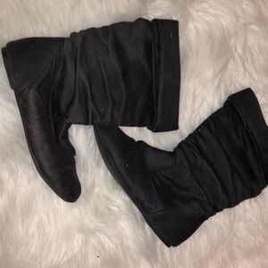 Women’s boots with free scarf
